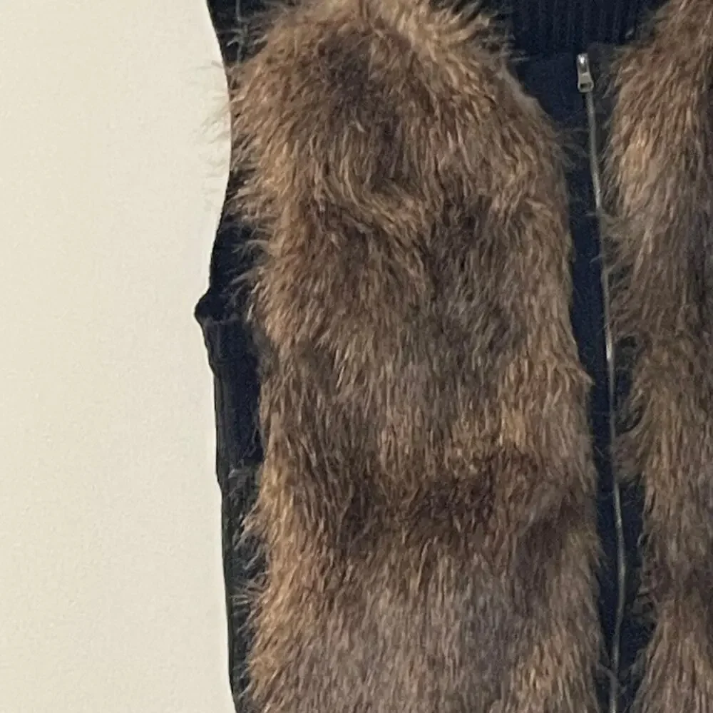 Adrianna Papell fur vest Large brown sleeveless jacket black knit back cozy chic